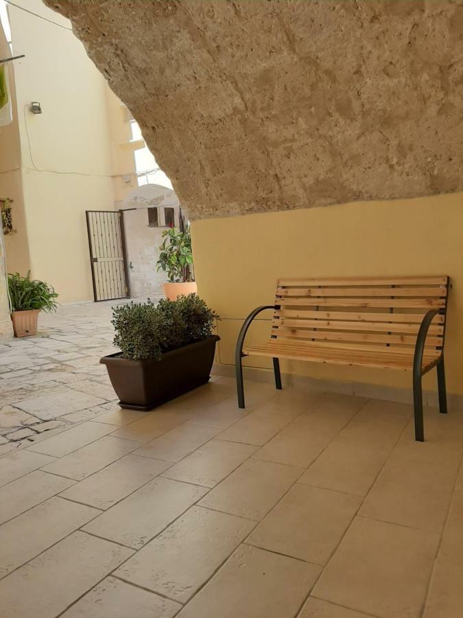 Al Sottano 19 Apartment Bari Bagian luar foto